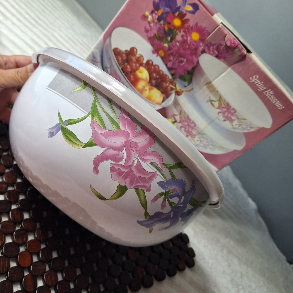 Vtg 3 Pc Set GMI Spring Blossoms Iris Floral Porcelain Enamel Mixing Bowls Lids